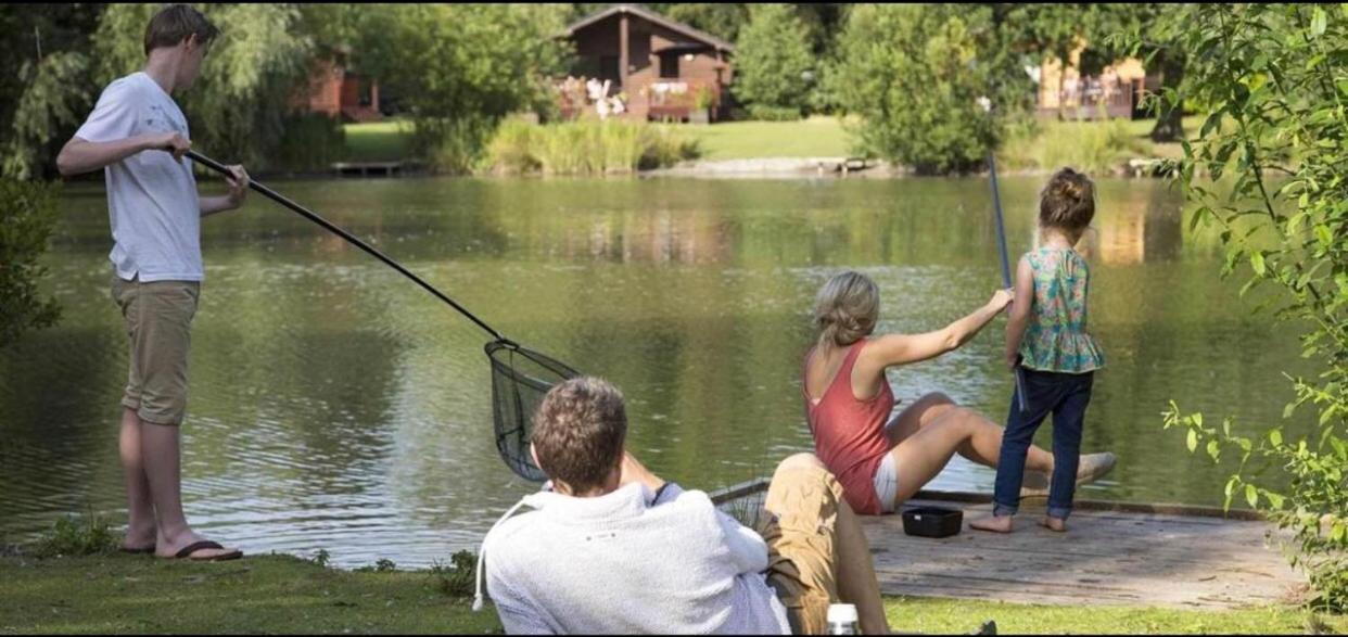 Relaxing Holiday Home With Hot Tub At Tattershall Lakes Exterior photo